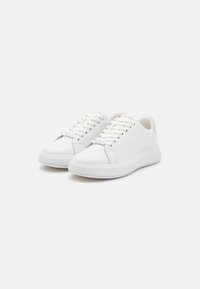 Calvin Klein RAISED CUPSOLE LACE UP - Sneaker low - white/crystal gray