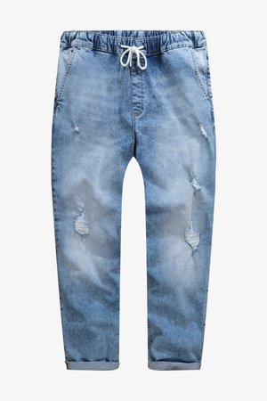 Pantalon jogging en denim bleu clair délavé avec taille élastique, cordon blanc, poches latérales et revers retroussés.