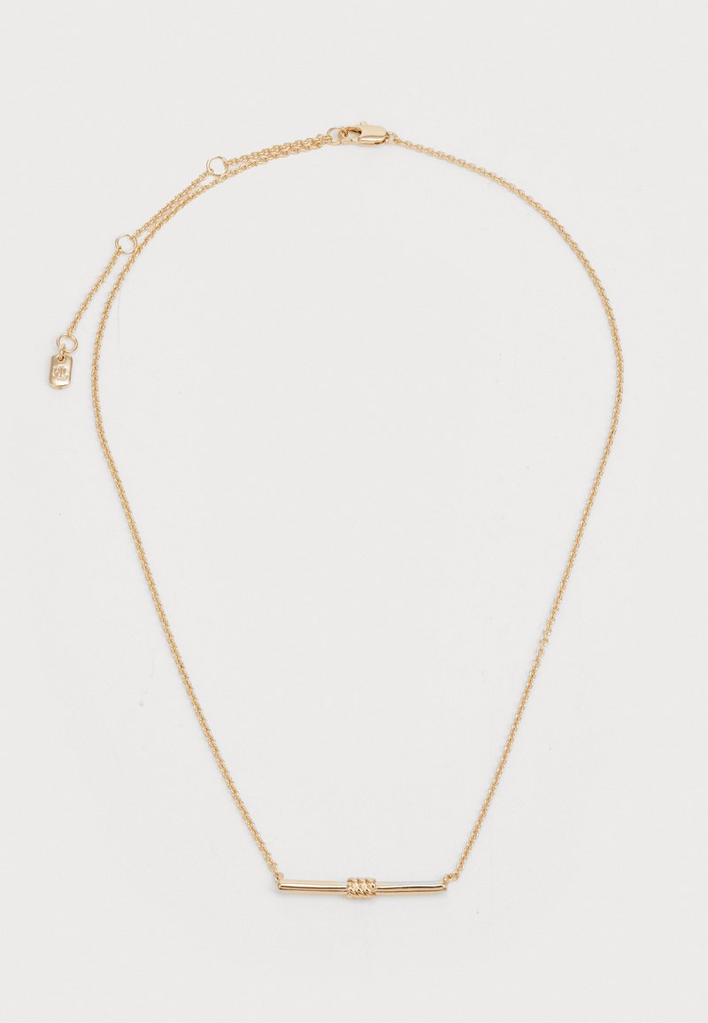Colier placat cu aur, cu un lanț delicat, având un accent subțire în formă de bară orizontală și un mic farmec la închidere. Design elegant și minimalist.