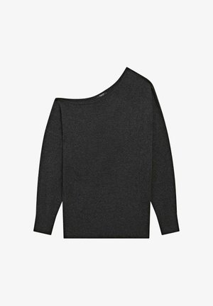 Donkergrijze off-shoulder trui gemaakt van een zachte stof. Heeft lange mouwen en een relaxed fit met een brede halslijn.
