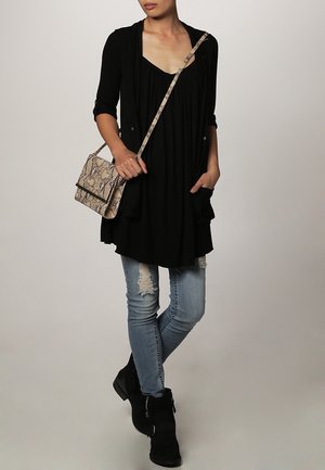 khujo, T-shirt à manches longues - black
