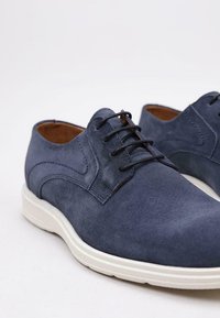 Krack Heritage DJERT - Zapatos con cordones - blue