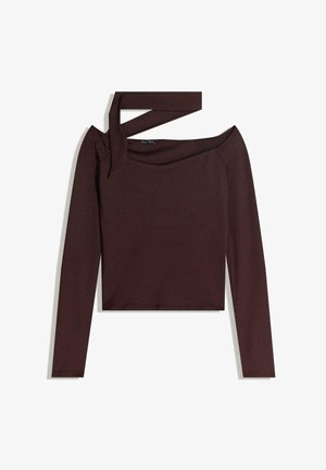 Langsleeve, off-shoulder top van donkerbruine jersey stof, met een gestrikt accent op de schouder en een cropped zoom.