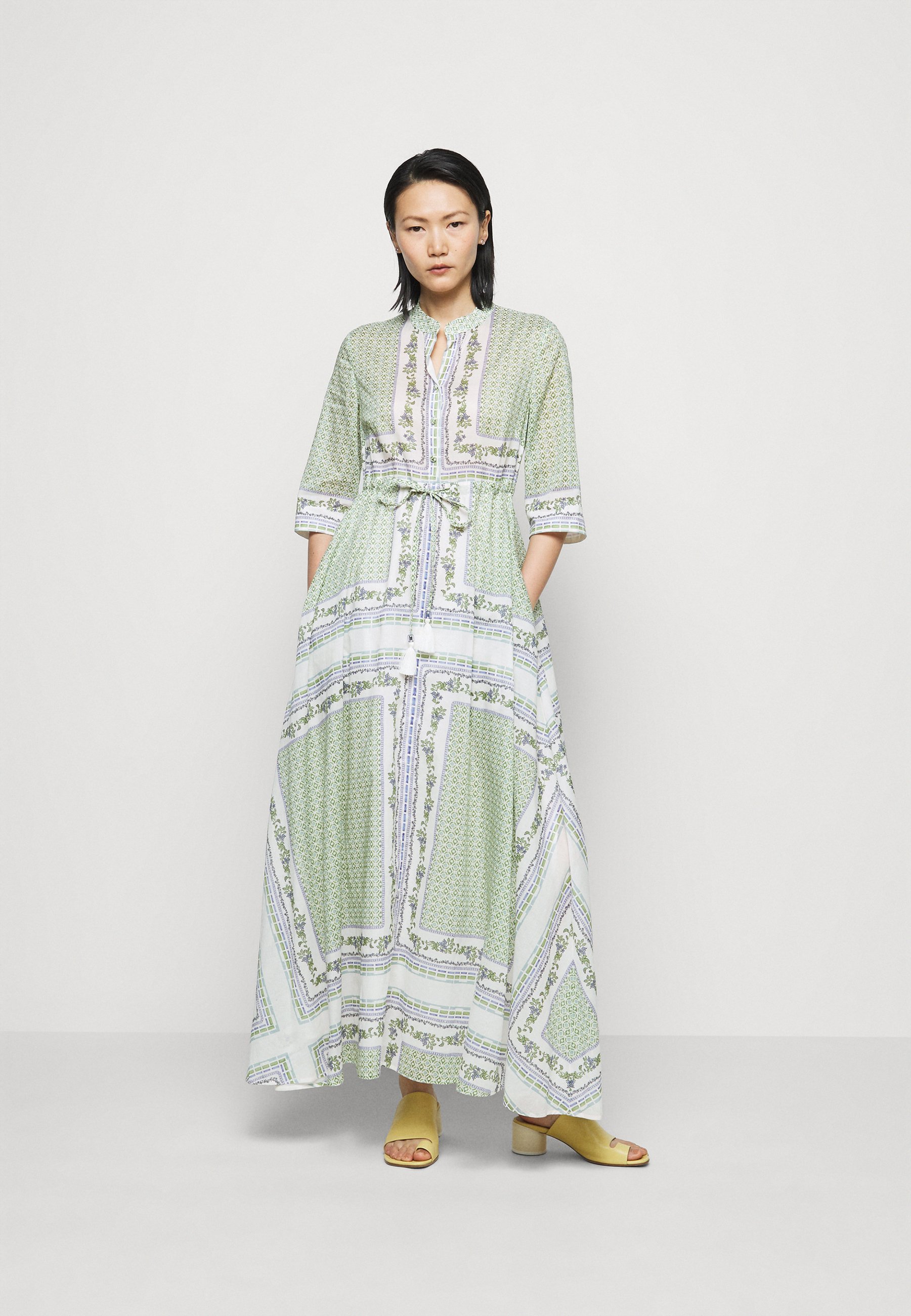 tory burch mini wallet