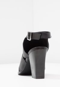 Zign Korolliset sandaalit - black