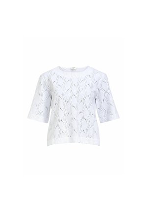 Top blanco de punto con un patrón de ondas, que presenta mangas tres cuartos y un escote redondo. Textura ligera y diseño de tejido abierto.