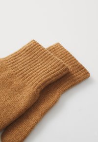 KNITID CLASSIC MITTENS - Votter - chestnut