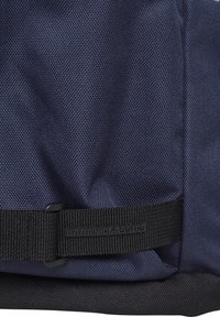 Urban Classics COLOURBLOCKING - Dnevni ruksak - white/ dark blue/ black