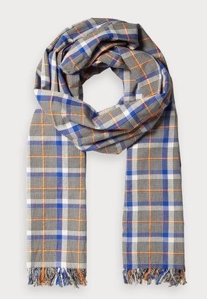 Écharpe à carreaux avec motifs en bleu, noir, blanc et orange, bouclée légèrement avec des extrémités frangées, présentée sur un fond clair uni.
