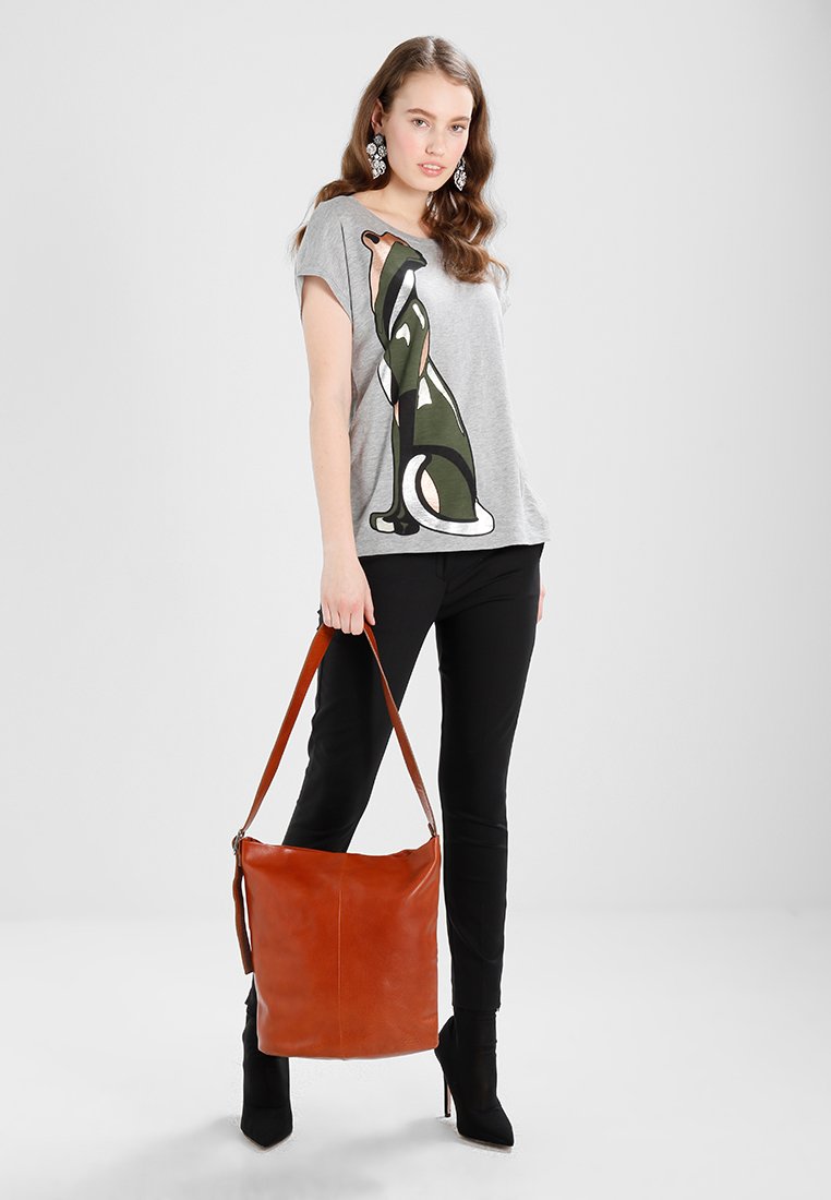 Vagabond STOCKHOLM Shoppingväska cognac Zalando.se Vagabond STOCKHOLM Shoppingväska cognac Zalando.se