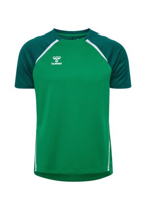 Korte mouwen groene sport t-shirt met contrasterende donkergroene schouders, witte accenten en een logo op de borst. Gemaakt van ademend materiaal.