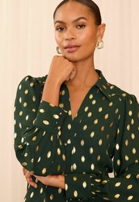Love & Roses V NECK FOIL LONG SLEEVE - REGULAR FIT - Blūze - green