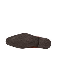 Suela de zapato de cuero en marrón con una parte inferior de goma texturizada que presenta patrones geométricos y un diseño de relieve para ofrecer agarre y durabilidad.
