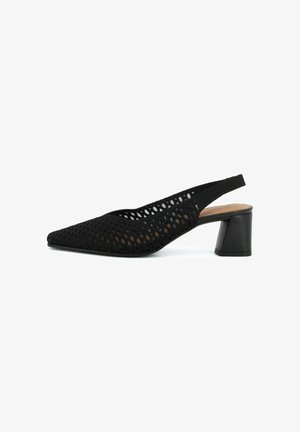 Décolleté nero slingback con punta a punta, design in mesh aperto e tacco a blocco spesso di altezza media.
