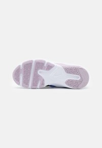 Nike Performance LEGEND ESSENTIAL  - Sapatilha de treino - black/medium blue/doll/white