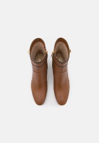 MICHAEL Michael Kors Stivaletti - cognac