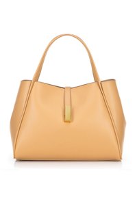 Borsa a mano in pelle. Tan con un design strutturato, caratterizzata da un manico superiore, hardware dorato e una chiusura a linguetta centrale.