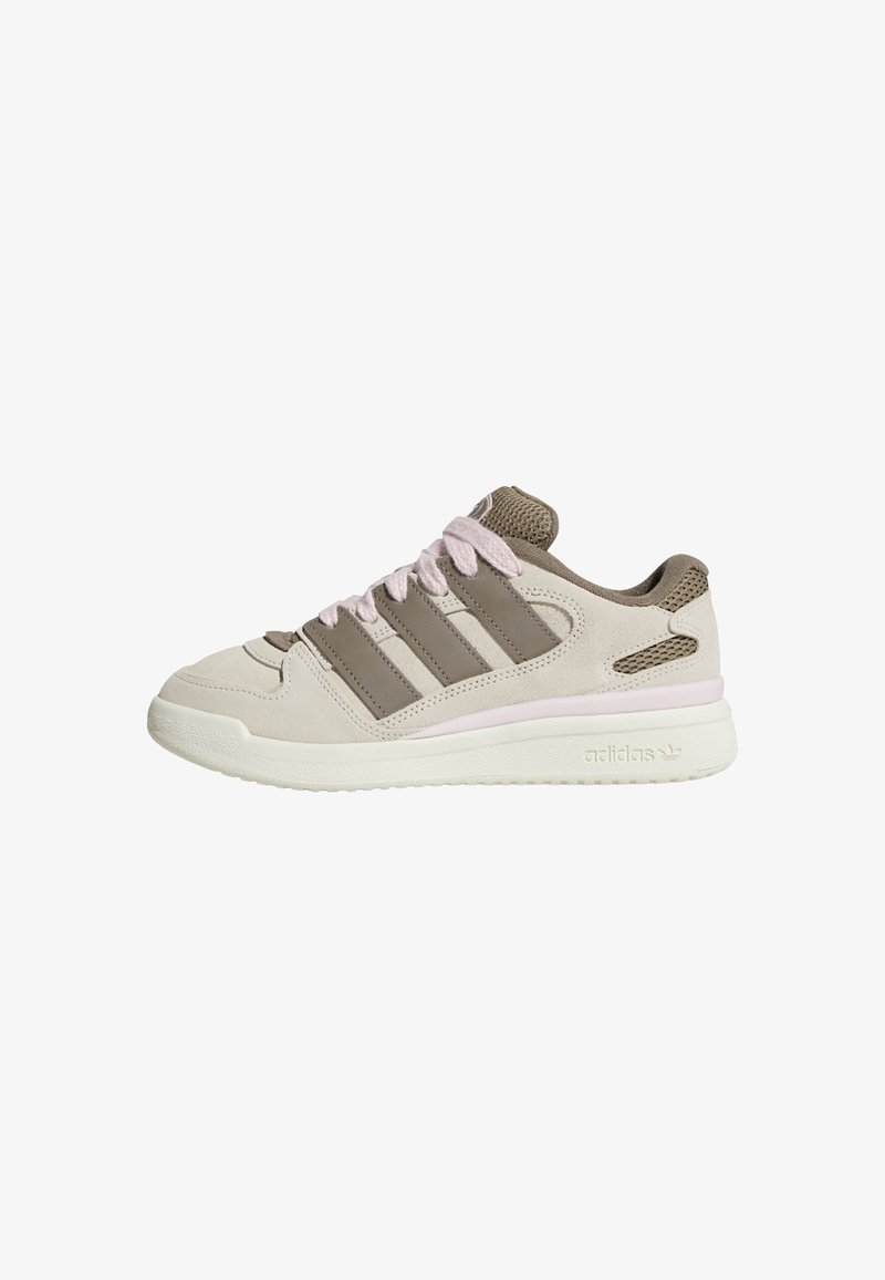 Light beige sneaker with brown and pink accents. Features three horizontal stripes, mesh tongue, and a textured rubber sole.