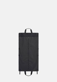 Zaino in tessuto nero con forma rettangolare piatta, dotato di spallacci, cerniere e sottili accenti a motivo. Design semplice senza texture.