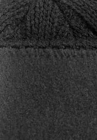 Faera MIT-GLATTER OBERFLÄCHE - Beanie - schwarz