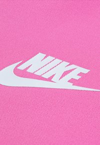 Nike Sportswear LIFESTYLE ESSENTIALS UNISEX SET - Trainingsanzug - playful pink