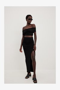 Unselected, black