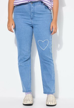 POCKET HEART STICKEREI - Vaqueros rectos - blue denim