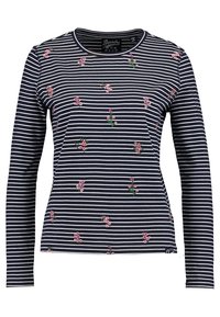 Marinblå och vit randig långärmad skjorta med blommig broderi i rosa och grönt. Har en rundad halsringning och mjuk tygtextur.