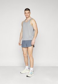 New Balance SPLIT SHORT - Pantalón corto de deporte - graphite