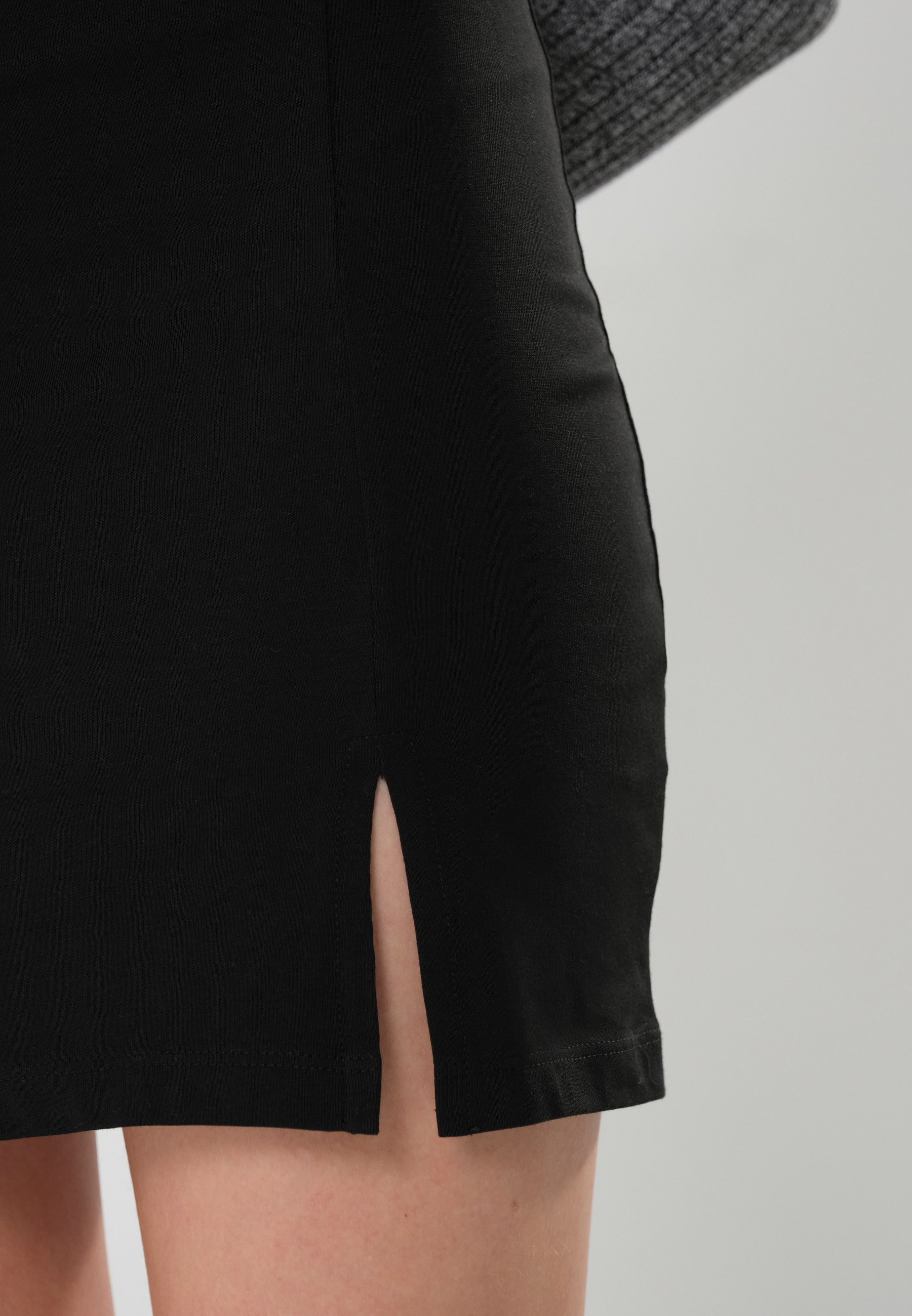 ONLY Cord Short Skirt – Kurzer Cordrock Mit Seitenschlitz | Lässig Für Stadt, Arbeit & Ausgehen