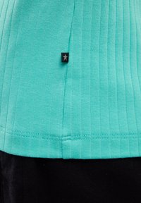 ALESSA - T-shirt basic