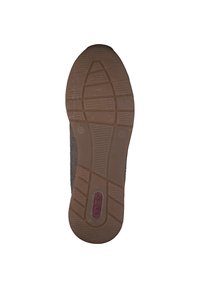 Suola della scarpa con un esterno in gomma marrone testurizzato. Presenta scanalature e creste per la trazione. Rinforzata con una sezione superiore di colore grigio scuro.