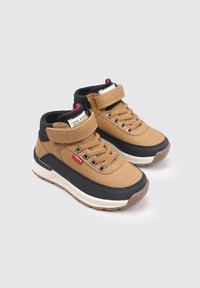 Levi's® ASCOT MINI - Botines con cordones - camel