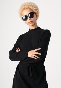 ONLY Petite ONLLEVA BELT DRESS - Φόρεμα-πουλόβερ - black