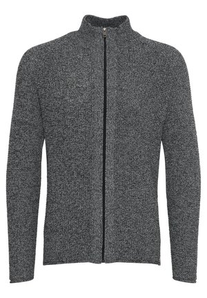 Pull zippé pour homme en tricot gris texturé, avec des manches longues et un col montant avec une fermeture éclair noire. Matériau doux et confortable.