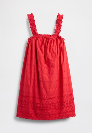 Vestido vermelho sem mangas com alças frisadas, cintura elástica e padrão floral bordado, com bainha em cascata.