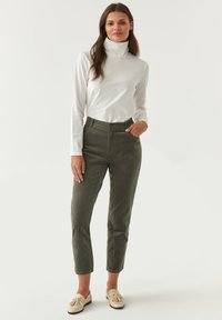 TATUUM ZORIA - Kalhoty - khaki