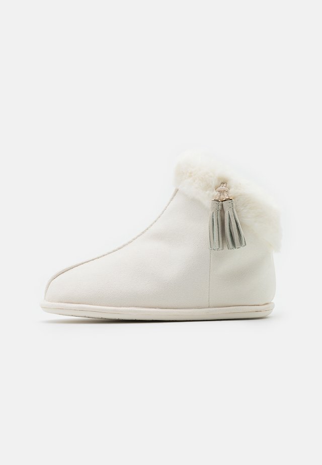 ASHLEY - Slippers - cream