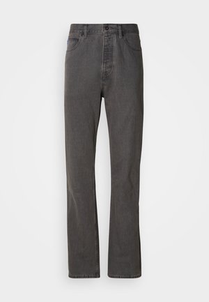 Graue Denim-Jeans im geraden Schnitt, mit frontalen Taschen, einem Knopfverschluss und subtiler Textur.