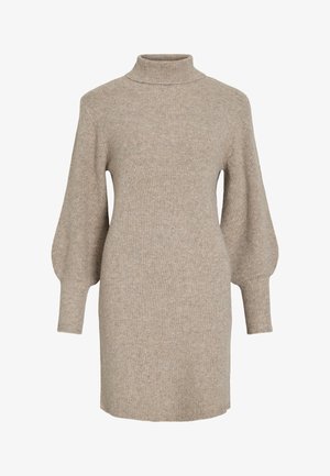 Smėlio spalvos megzta suknelė su juostelėmis, aukštu kaklu ir pūstomis rankovėmis, pasižyminti minkšta faktūra ir vidutinio ilgio iki šlaunų.