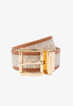 Ceinture Michael Kors beige et marron roulée avec motif monogramme et boucle dorée brillante portant le nom de la marque sur la fermeture.