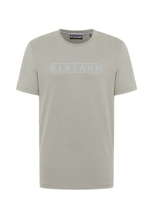 Svetlo siva bombažna majica s kratkimi rokavi in okroglim izrezom. Na prsih je vodoravna nalepka z napisom "ELBSAND" v okvirju.