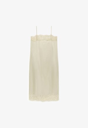 Beige Satin-Nachtkleid mit verstellbaren Spaghetti-Trägern und einem Blumenspitzenbesatz am Halsauschnitt und Saum. Glatte Textur.