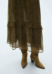 Mango Dnevna obleka - green