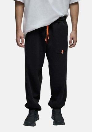 Saē, JOGGING MIE BLACK HOMME - Pantalon de survêtement - noir