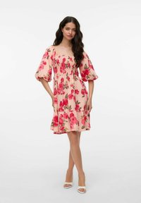 Vero Moda VMNOMIA KURZES - Dnevna haljina - chintz rose