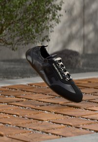 Δεν επιλέχθηκε, nero