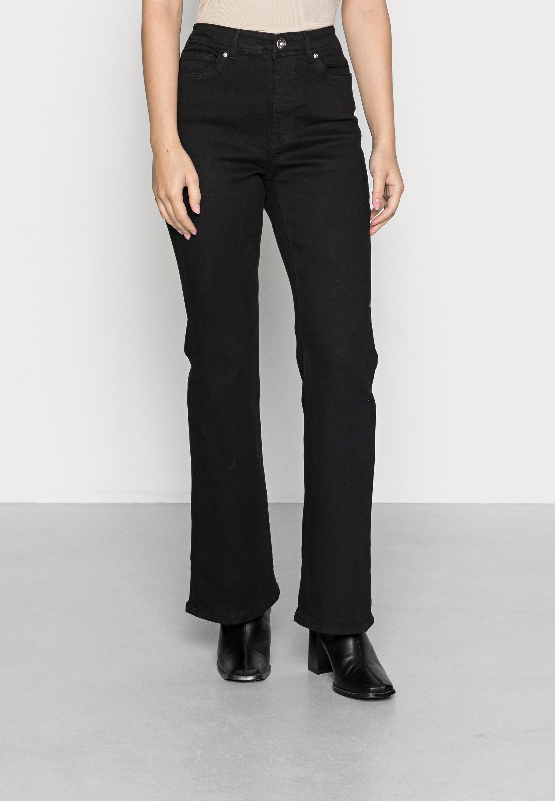 ONLY Petite ONLWAUW LIFE FLARE - Jeans a zampa - black denim/nero denim -  Zalando.it