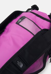 The North Face BASE CAMP DUFFEL - XS - Cestovná taška - violet crocus/black