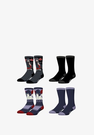 Quatre paires de chaussettes : en haut à gauche, une paire grise avec un personnage d'anime, en bas à gauche, une paire à motif bordeaux et marine, et enfin des paires unies, une noire et une violet foncé.